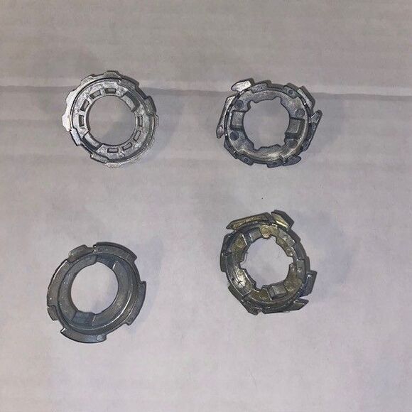 Beyblade Burst Lot of 4 Forge Disc Metal Two of #12 Letter R #8 - Picture 2 of 2